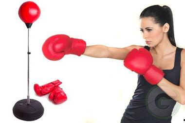 小孩打成人拳击视频