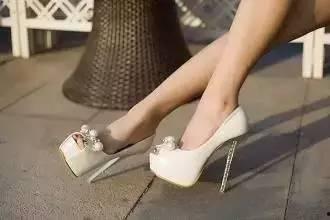 自制高跟鞋成人女性视频,揭秘自制高跟鞋的时尚之旅