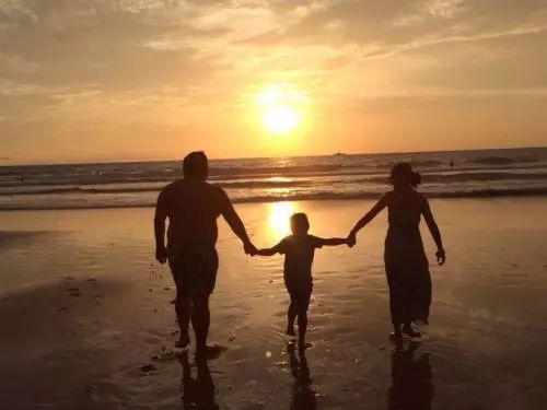 小孩变成人精视频