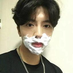 成人辫子假发视频图片男,男生演绎时尚新风尚