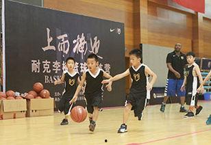 成人篮球私教比赛视频,精彩纷呈的成人篮球比赛瞬间回顾